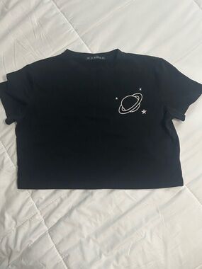 ✨ 4/$25 – Zaful Black Crewneck Cropped Tee